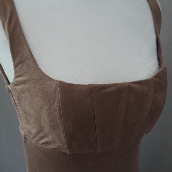 Va va voom dress - Picture 3 of 6